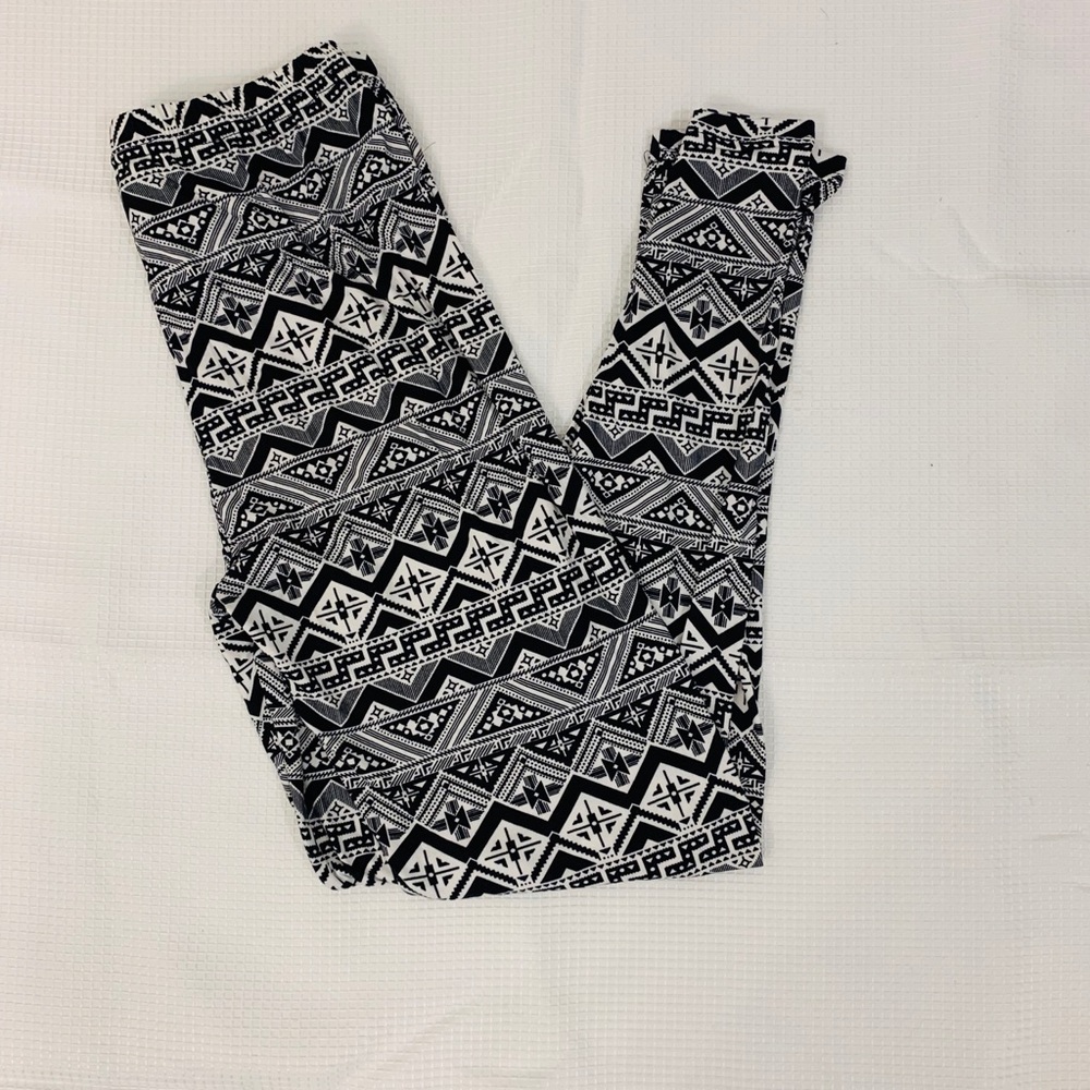 Butter soft leggings one size fits sizes 0-12.